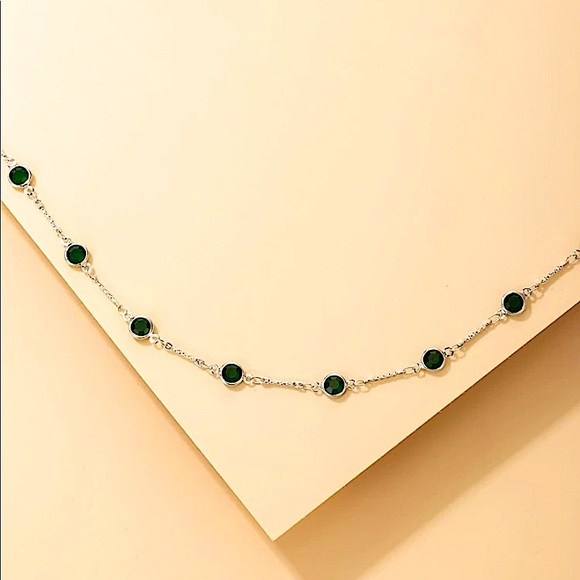 Handmade Emerald Green Silver Zircon Choker - Picture 3 of 5